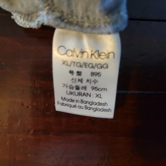 Calvin Klein Gray Women's Bra NWOT - Picture 3 of 3